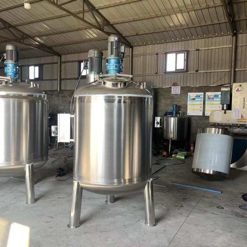 不锈钢高低速液体反应釜 工业香精混合搅拌罐